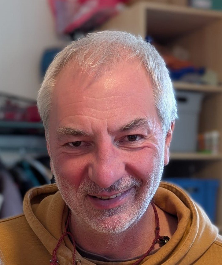 Portrait de Kristof Morin, coach et formateur.